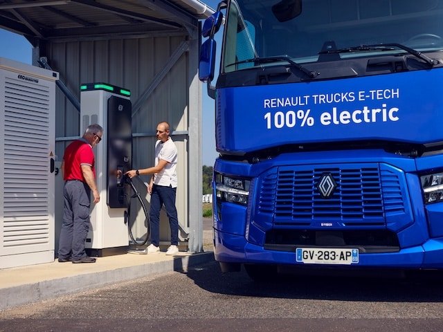 1760616686_renault-trucks-charging-hub-02-copie.jpg