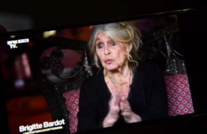 Brigitte Bardot menyangkal dan mengkritik rumor yang mengumumkan kematiannya