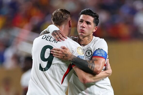 Liam Delap dan Enzo Fernandez