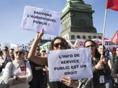 Menghadapi privatisasi yang mengancam Radio France dan France Télévisions, para karyawan merasa prihatin