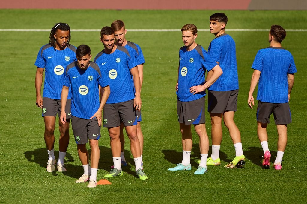 Pedri, Ferran Torres, Jules Kounde, Dani Olmo dan Frenkie de Jong dari FC Barcelona