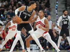 Bola basket. Victor Wembanyama, terpilih sebagai pemain terbaik minggu ini, terus membawa San Antonio Spurs