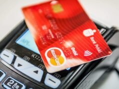 Spanyol. Pemilik kafe menipu pelanggan berusia 94 tahun selama dua tahun dan mencuri 22.000 euro