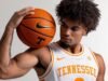 HOOPS TENGAH: #18/17 Tennessee vs.Mercer