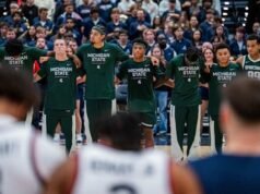 Berjuang untuk sukses meskipun ada keberangkatan penting