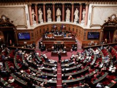 Pensiun: mengabaikan pembekuan pensiun, yang ditanggapi dengan tenang oleh mayoritas senator