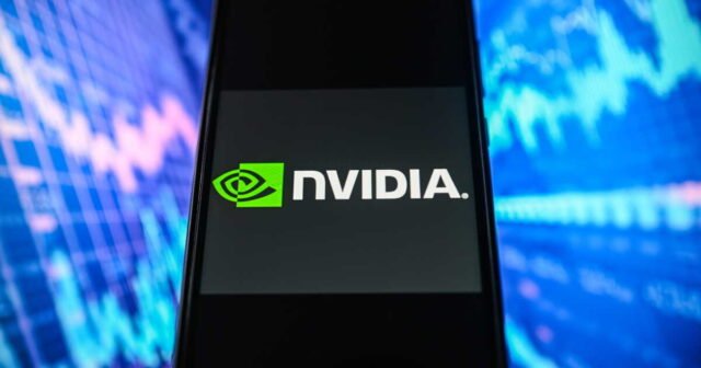 1764185749_nvidia-encore-du-potentiel-en-bourse-ou-faut-il-craindre-un-krach-du-roi-de-l-ia-et-du-marche-action.jpeg