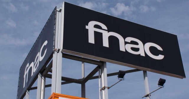 1764429239_en-plein-black-friday-les-employes-de-la-fnac-en-greve-partout-en-france.jpg