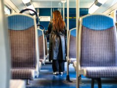 Sebuah petisi menyerukan gerbong yang diperuntukkan bagi perempuan di angkutan umum di wilayah Ile-de-France