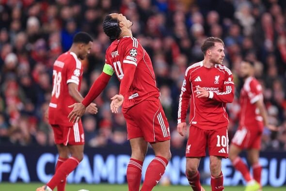 Virgil van Dijk dari Liverpool tampak sedih