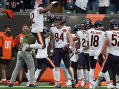 The Bears mengalahkan Bengals dengan kemenangan liar 47-42 melalui umpan TD Williams ke Loveland di menit terakhir