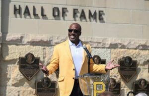 Delgado, Kent, Sheffield dan Valenzuela bergabung dengan Bonds, Clemens, Mattingly dan Murphy dalam pemungutan suara aula