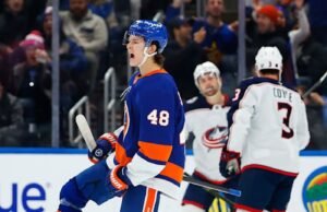 Matthew Schaefer dari Islanders menjadi pemain bertahan NHL termuda dengan permainan multi-gol