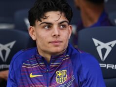 Hansi Flick sangat terkesan dengan bakat bertahan Barcelona berusia 18 tahun itu