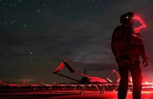 Video. Dibangun dalam bayang-bayang, diluncurkan pada malam hari: bagaimana drone Ukraina menargetkan kilang Rusia