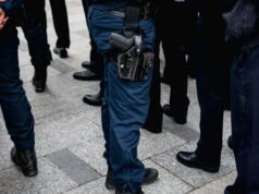 Seine-Saint-Denis. Diduga melakukan pemerkosaan di pengadilan Bobigny, seorang petugas polisi didakwa