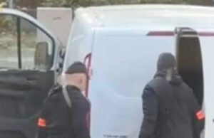 Penjarahan diperkirakan mencapai 28 juta euro, lima tersangka diadili