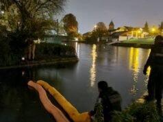 Huningue. Pasca pencemaran minyak, sungai Parc des Eaux Vives masih ditutup