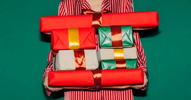 1766662479_quand-et-comment-revendre-au-mieux-les-cadeaux-de-noel-dont-on-ne-veut-plus.jpg