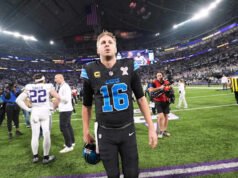 The Lions tersingkir dari perlombaan playoff, Packers adalah salah satu dari 11 tim yang masih ikut serta, dan tiga tempat masih terbuka