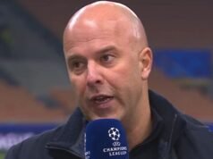 Arne Slot menawarkan Mo Salah kesempatan untuk menyelamatkan karir Liverpool saat Virgil van Dijk bereaksi | Sepak Bola | olahraga