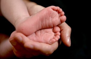 Cuti hamil: pemerintah menunda kebijakan yang awalnya diumumkan pada bulan Januari selama enam bulan