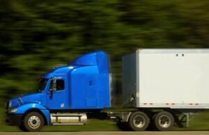 Tarif Bea Cukai: Dampak Buruk pada Pengemudi Truk Independen AS