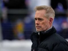 Joe Buck menerima Penghargaan Frick Hall of Fame, bergabung dengan Jack sebagai duo ayah-anak pertama yang diberi penghargaan