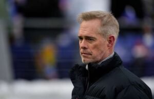 Joe Buck menerima Penghargaan Frick Hall of Fame, bergabung dengan Jack sebagai duo ayah-anak pertama yang diberi penghargaan
