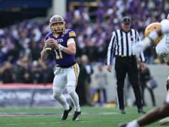 East Carolina memanfaatkan 5 turnover Pittsburgh untuk menang 23-17 di Military Bowl