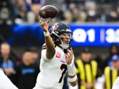 Tim Texas mengamankan tempat playoff ketiga berturut-turut dengan kemenangan 20-16 atas Chargers