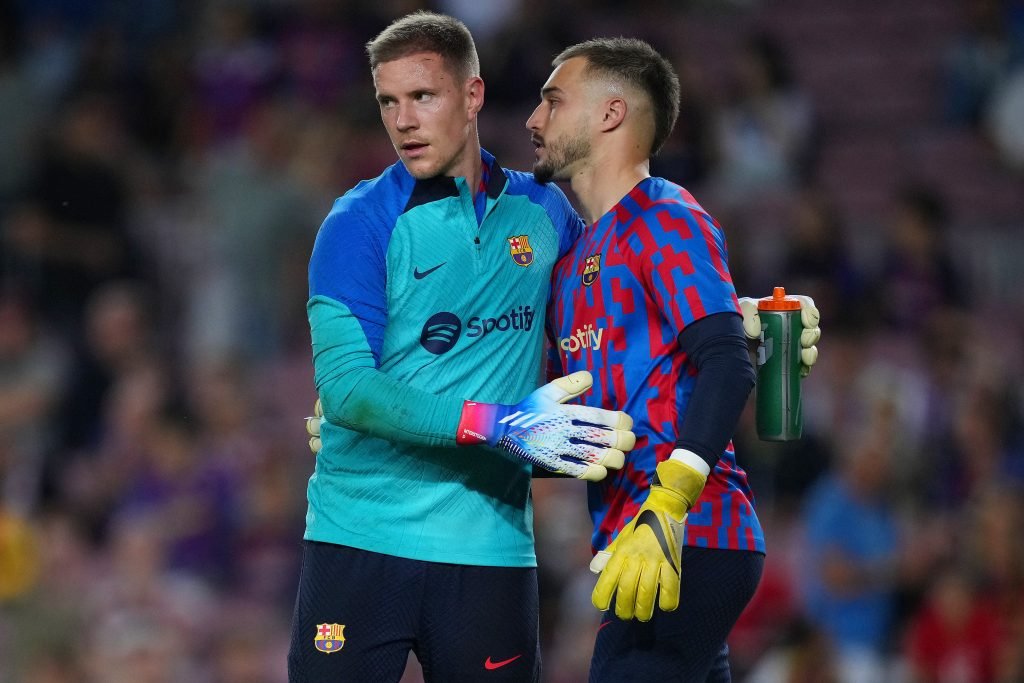 Marc-Andre ter Stegen dan Arnau Tenas dari FC Barcelona