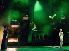 Kornél Mundruczó menyutradarai The Makropoulos Affair oleh Leoš Janáček