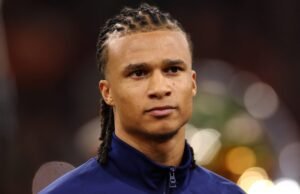 Barcelona ingin mengontrak bek Manchester City dengan status pinjaman pada bulan Januari dan menghadapi persaingan yang ketat