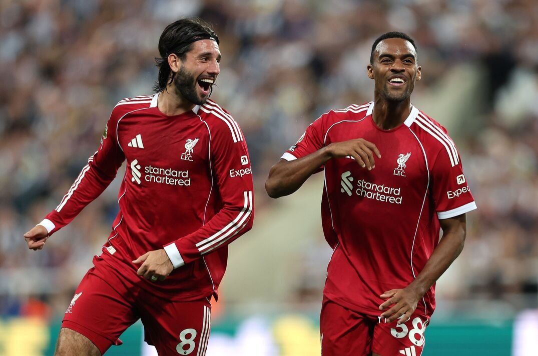 Newcastle United vs Liverpool – Liga Premier