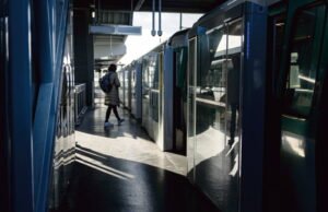 Bagaimana Valérie Pécresse memanfaatkan perempuan korban kekerasan untuk mempromosikan pengawasan video algoritmik di sektor transportasi