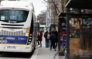 Strasbourg. Stasiun Les Halles yang sibuk: pengajuan banding warga setempat terhadap izin mendirikan bangunan yang ditolak oleh pengadilan tata usaha negara