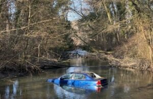 Strasbourg. Seorang pria tertidur saat mengemudi dan berakhir di sungai