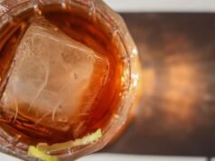 Rusia. Dia menderita sakit perut setelah mencicipi koktail koki