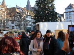 Strasbourg. Pasar Natal: chalet ditutup, turis yang frustrasi… berjalan