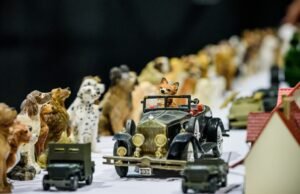 “Sejarah Austria” oleh Compagnie les Maladroits