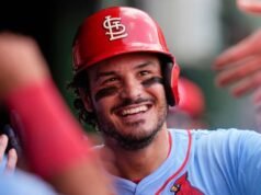 Diamondbacks memperoleh 8 kali All-Star 3B Nolan Arenado dalam kesepakatan dengan Cardinals