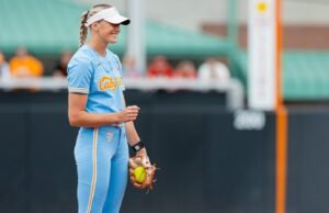 “Karlyn Pickens Dinamakan Softball America Pramusim All-American”