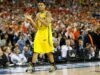 Michigan Basketball menghormati Trey Burke dengan jersey No. 3 diangkat ke langit-langit