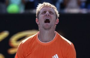 Bintang Australia Terbuka mengecam penggemar yang ‘bodoh dan mabuk’ setelah menghancurkan raket dalam kehancuran | Tenis | olahraga