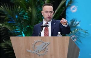 Tiga dari lima pelatih kepala pertama adalah koordinator pertahanan