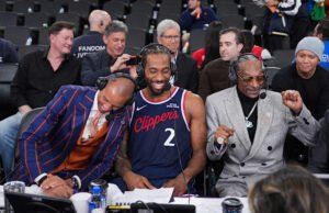 Peran Snoop Dogg sebagai analis NBA menggarisbawahi mengapa kehadirannya di siaran dan daya tarik globalnya terus berkembang