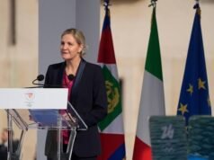 Presiden IOC mengatakan belum ada kontak dengan Trump Gedung Putih, dia akan bertemu Vance di Olimpiade Musim Dingin