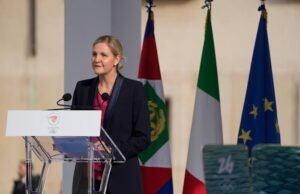 Presiden IOC mengatakan belum ada kontak dengan Trump Gedung Putih, dia akan bertemu Vance di Olimpiade Musim Dingin