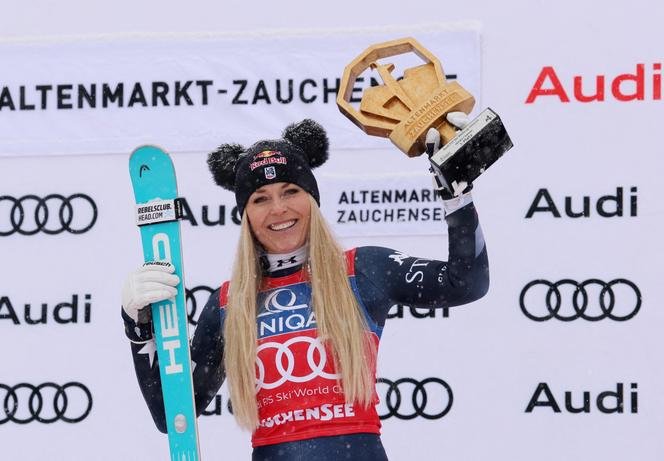 Pemain Amerika Lindsey Vonn merayakan kemenangannya pada putaran Piala Dunia di Zauchensee, Austria, 10 Januari 2026. 